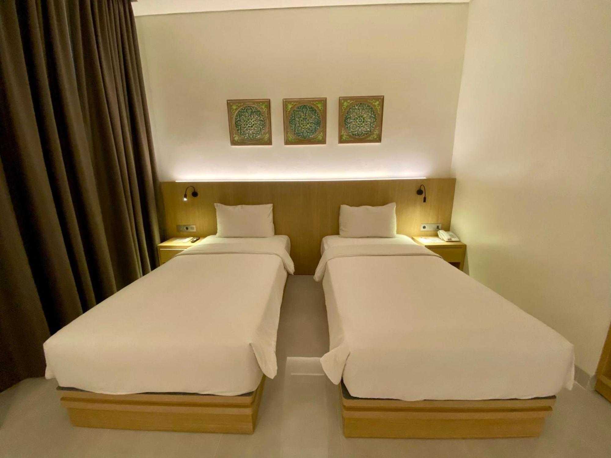 Opi Indah Hotel Палембанг Экстерьер фото