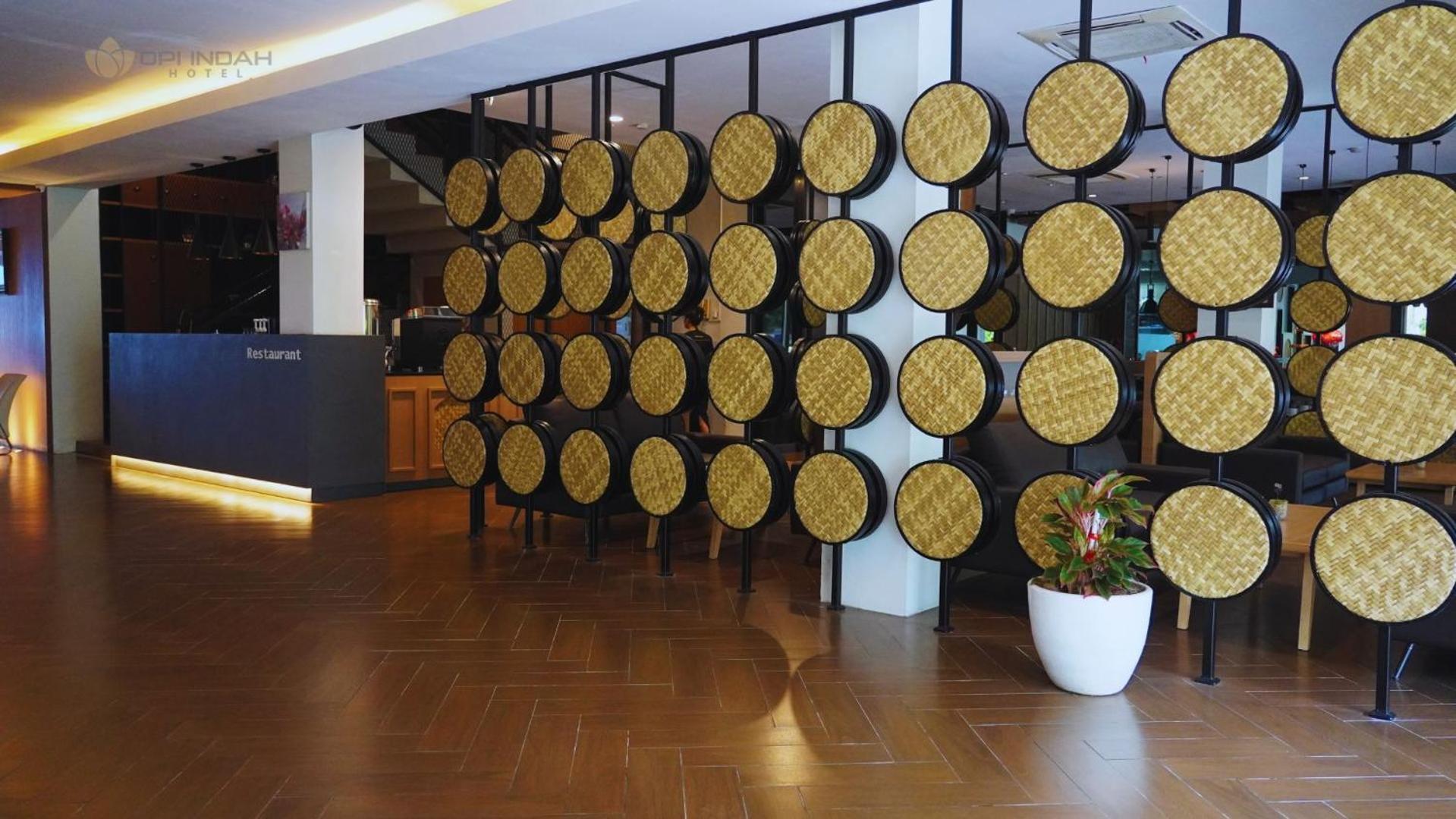 Opi Indah Hotel Палембанг Экстерьер фото